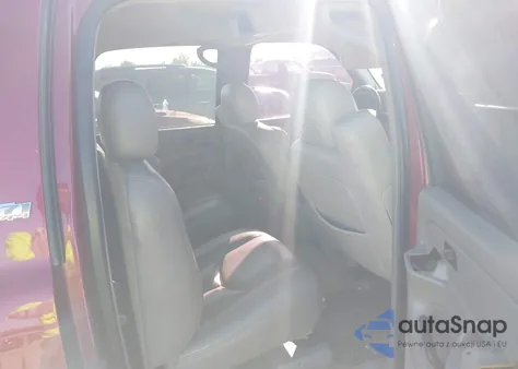 2005 Chevrolet Suburban 1500 Z71 from USA, damaged, VIN 3GNFK16Z25G115449